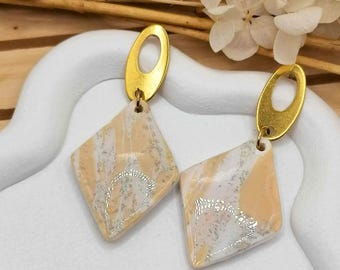 Gold-Tone Beige Diamond Earrings – Elegant Resin Polymer Jewelry – Gold-Tone Stainless Steel – Refined Gift for Her