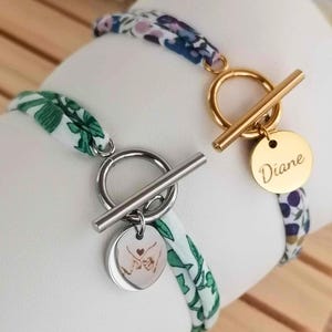Bracelet liberty personnalisé avec médaille gravée, fermoir T en acier inoxydable, cadeau femme, naissance, tissu floral, bijou prénom