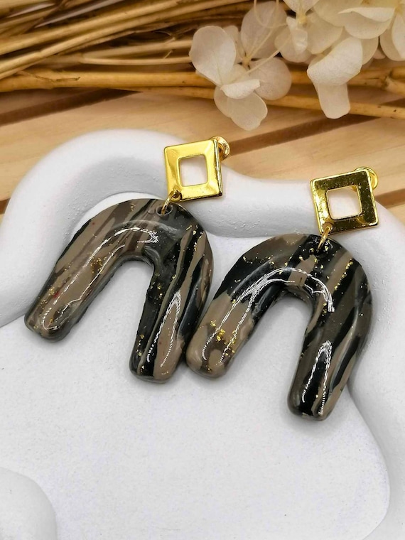 Marbled gray arch earrings & gold geometric clip – unique handmade in polymer clay – Women’s gift