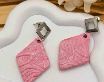 Textured pastel pink earrings – Silver findings – unique handmade in polymer clay in an artisanal way – Women's gift