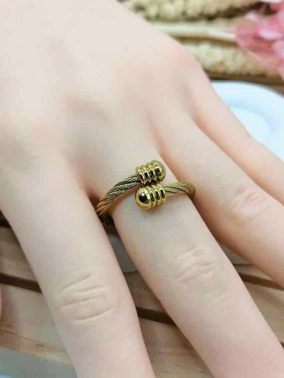 Adjustable stainless steel ring - Designer cable ring - Refined industrial style - Gold color - Trendy ring - Hypoallergenic jewelry