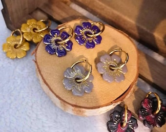 Colorful flower earrings – Gold hoops – Polymer clay & UV resin – Modern women’s jewelry – Original gift