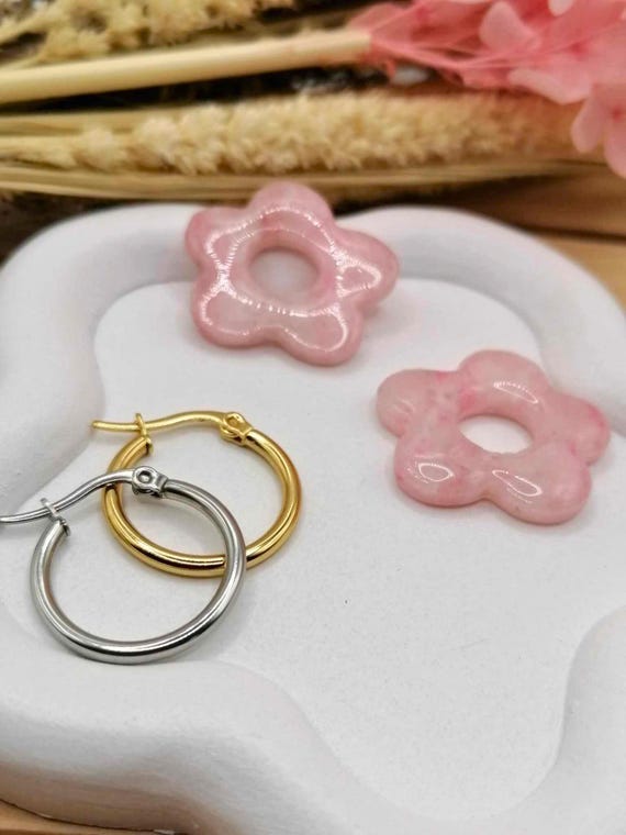 Powder pink full flower earrings – Softness & originality – unique handmade in an artisanal way – Gift for women