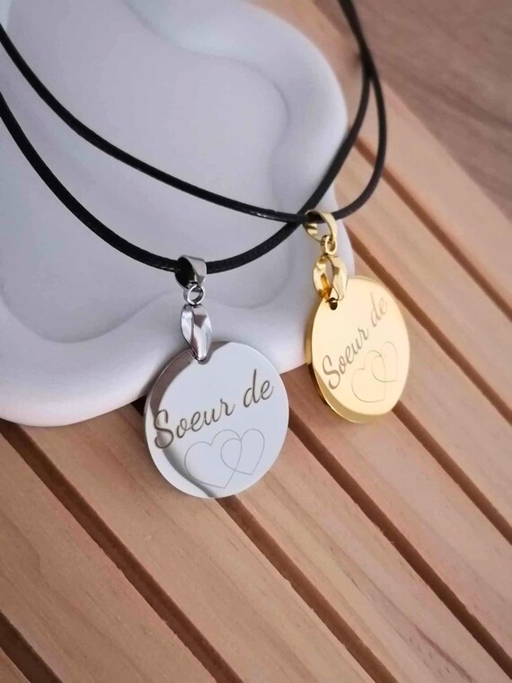 Personalized engraved necklace – 25mm stainless steel medal – First name jewelry, sister, godmother, mom – Personalized women’s gift