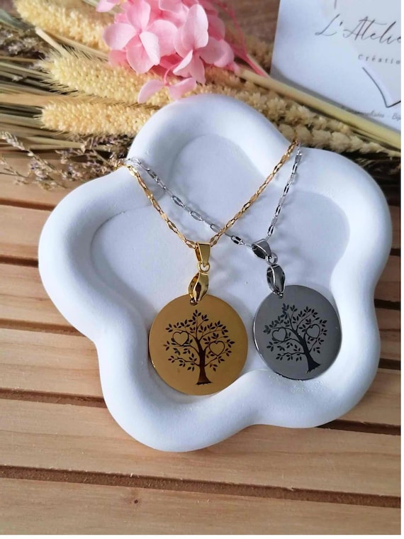 Personalized Tree of Life Necklace – Pendant Up to 5 Engraved Initials – Gold or Silver Stainless Steel – Mom Family Gift