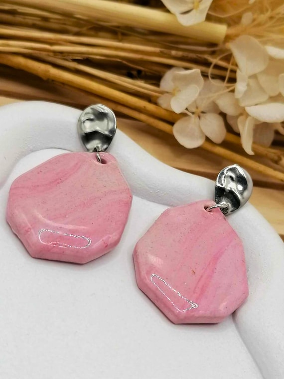 Pastel pink marbled geometric earrings – Silver fittings – unique handmade in polymer clay – Women's gift