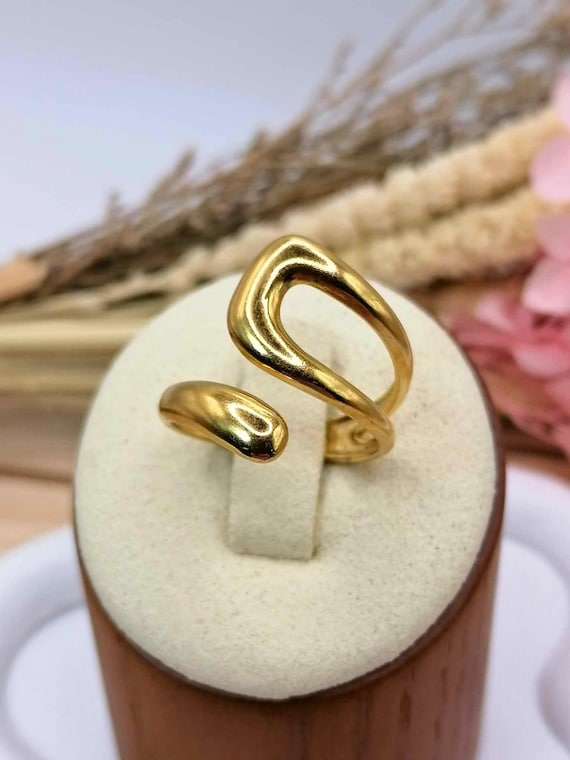 Adjustable Stainless Steel Ring - Abstract Ring - Delicately Romantic - Gold Color - Trendy Ring - Hypoallergenic Jewelry