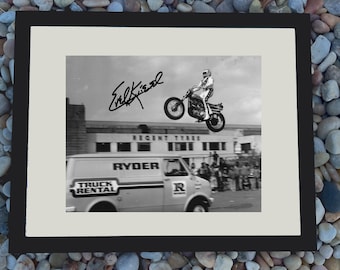 Evel Knievel Stunt Photo – Daredevil Motorcycle Poster Art (Framed/Unframed)