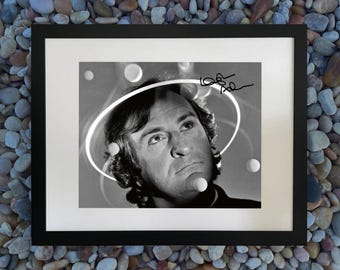 Douglas Adams Autógrafo Firmado REIMPRESIÓN Guía del autoestopista Creador Impresión de póster de 8x10