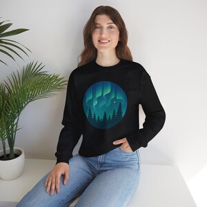 Women&#39;s Northern Lights Sweatshirt | Pine Forest & Aurora Borealis Swaeter | Cozy Winter Adventure Stargazing Pullover