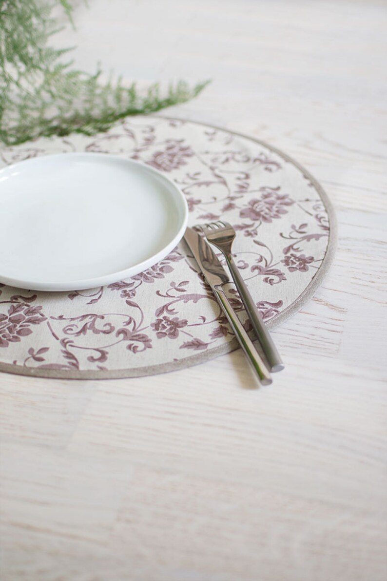 Round linen placemats Easter dinner place mats Set 4 circle Etsy