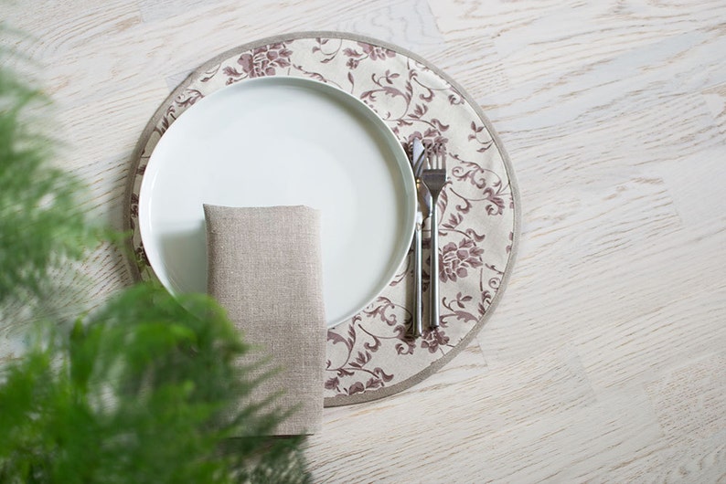 Round linen placemats Easter dinner place mats Set 4 circle Etsy