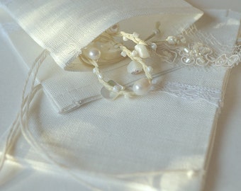 White linen bags with narrow lace, Sets of 10 ivory gift bags, Wedding party favor bags, Jewelry bags with string, Baptism small bags