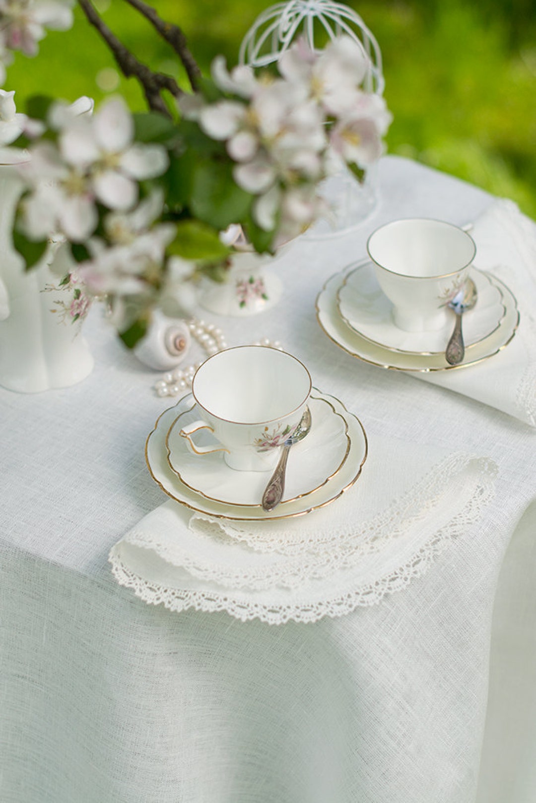 White Linen Napkins Cloth Wedding Dinner Napkins Set of Romantic Lace