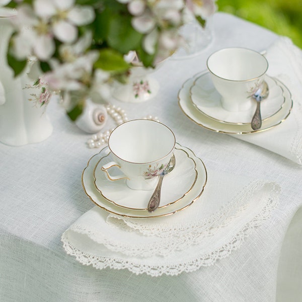 White linen napkins cloth Wedding dinner napkins Set of romantic lace napkins Shabby chic napkins Bridal Shower Table Decor anniversary