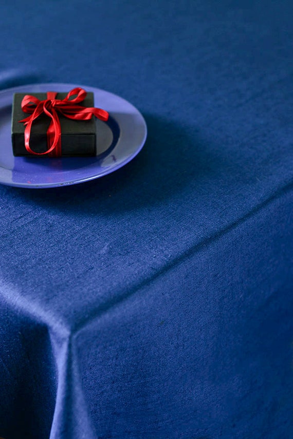 Chemin de Table Bleu Chemin de Table Gris Moderne Chrysanthème Decoration  Table Anniversaire Lin Nappe pour Cuisine Déco Table à Manger Intérieur et  Extérieur pour Table Basse Fêtes Mariage 40x140 cm 
