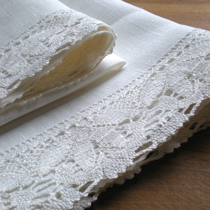 Linen Off White Towels Set of 2 Hand Towels Easter Gift Tea Towels With Lace Wedding Towels Shabby Chic Towels French Bathroom Decor Towels