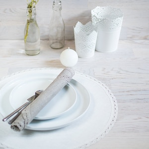 White linen placemats Wedding decor centerpiece placemats Round place setting Set 4 table mats Christmas placemats Bridal Shower Table Decor