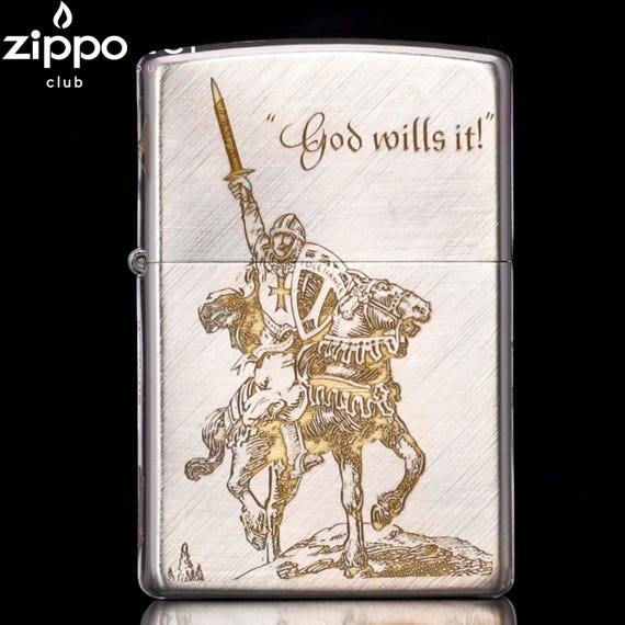 Knight Engraved Windproof Lighter – Medieval Crusader Design with “God Wills It” Quote, Vintage Metal Collectible Gift