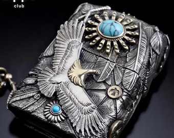 Handgefertigt Adler Feuerzeug Totem | Türkis Stein graviert Metall | Native Feder Anhänger Design | Sammler Geschenk
