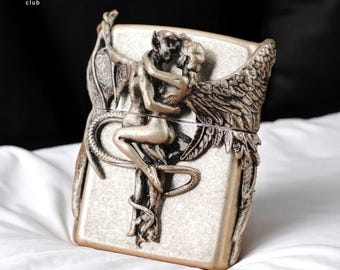 手彫りのZippoライター 天使と悪魔 3Dデザイン アンティークメタル仕上げ 防風 男性向けコレクターズギフト ゴシックアート