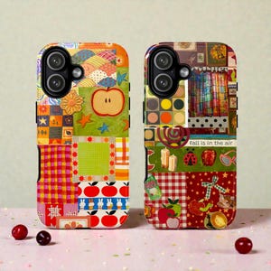 Puede incluir: Dos fundas para teléfono con coloridos diseños de patchwork. Una presenta una manzana, estrellas y una flor. La otra tiene el texto "fall is in the air" e imágenes de velas, manzanas y una mariquita.