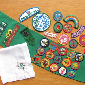 Girl Scout Sash Hankie Badges Patches Stars Trefoil Pin Scouting Merit Service Bear Cookies Sports Music Rainbow Book Bird Theater Authentic