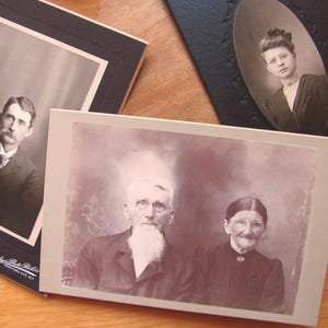 3 Fotografias Esposa Marido Velho Jovem Crianças Homem Mulher Avós Pais Casal Fotos Fotos Retrato Vintage Gabinete Antigo Cartões
