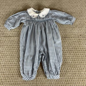Carter's - Vestido vintage para niña de 0 a 3 meses con cuello floral y cuadros azules y broches fruncidos