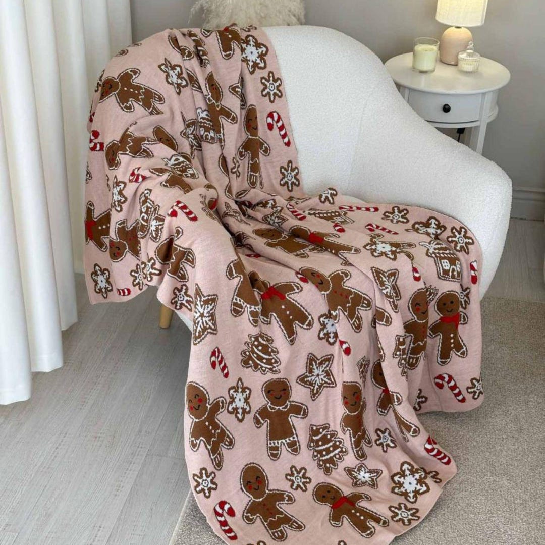 Pink Gingerbread Christmas Throw Blanket: Acrylic Jacquard Knit, 51 X ...