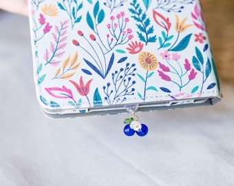Colgantes hechos a mano con forma de flor frutal para tapones antipolvo USBC