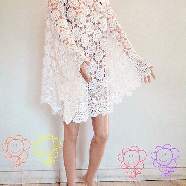 SALE Vintage 70s Floral Crochet CUTOUT 3D Lace Wedding Boho Mini DRESS