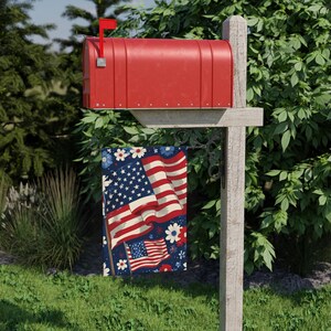 Patriotic Garden Flag, USA Summer Decor, Outdoor Flag for Independence Day, Floral American Banner, Yard Decoration
