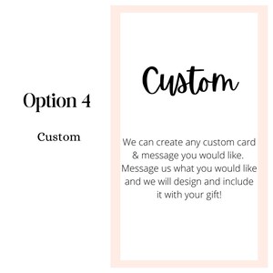 Puede incluir: Una tarjeta blanca con un borde rosa claro. La palabra "Custom" est&aacute; escrita en cursiva. Tambi&eacute;n se muestra el texto "Option 4" y "Custom". La tarjeta ofrece la creaci&oacute;n de tarjetas y mensajes personalizados.