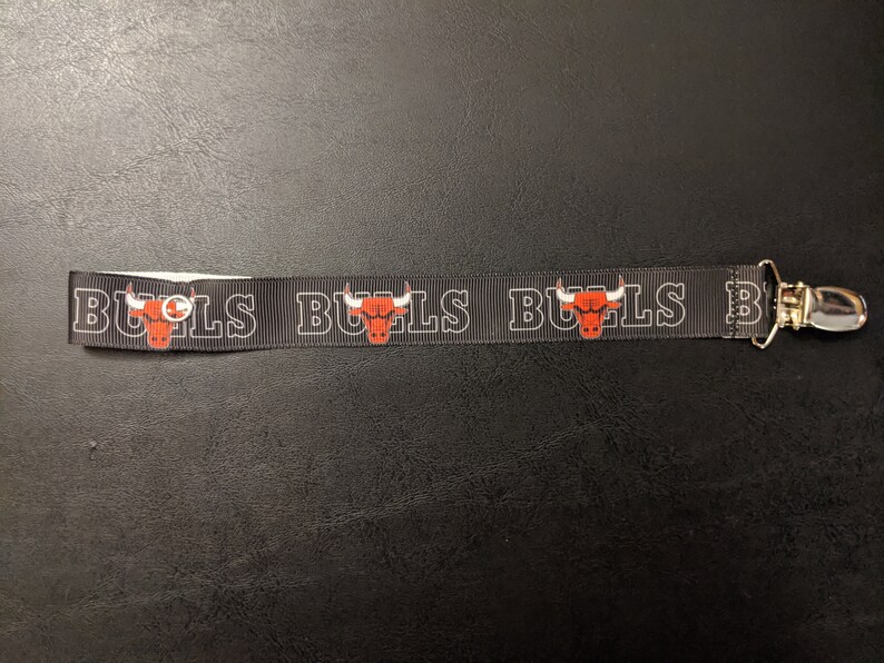 Chicago Bulls Pacifier Clip