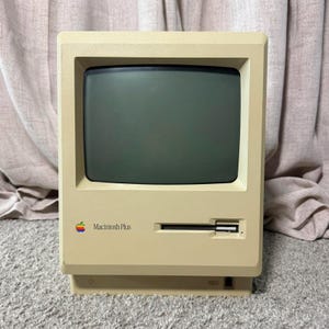 Macintosh Plus M0001A 1986 - TESTED & WORKS - Vintage Apple Computer