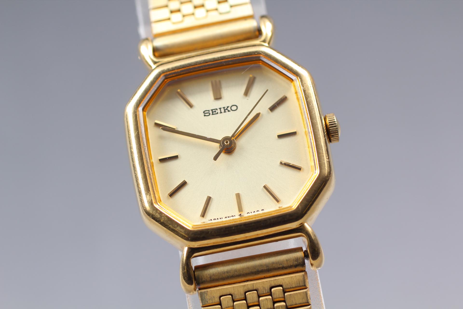 Vintage 1990 Exc+5* Seiko 4N21-5022 Black Gold Octagon 20mm Quartz