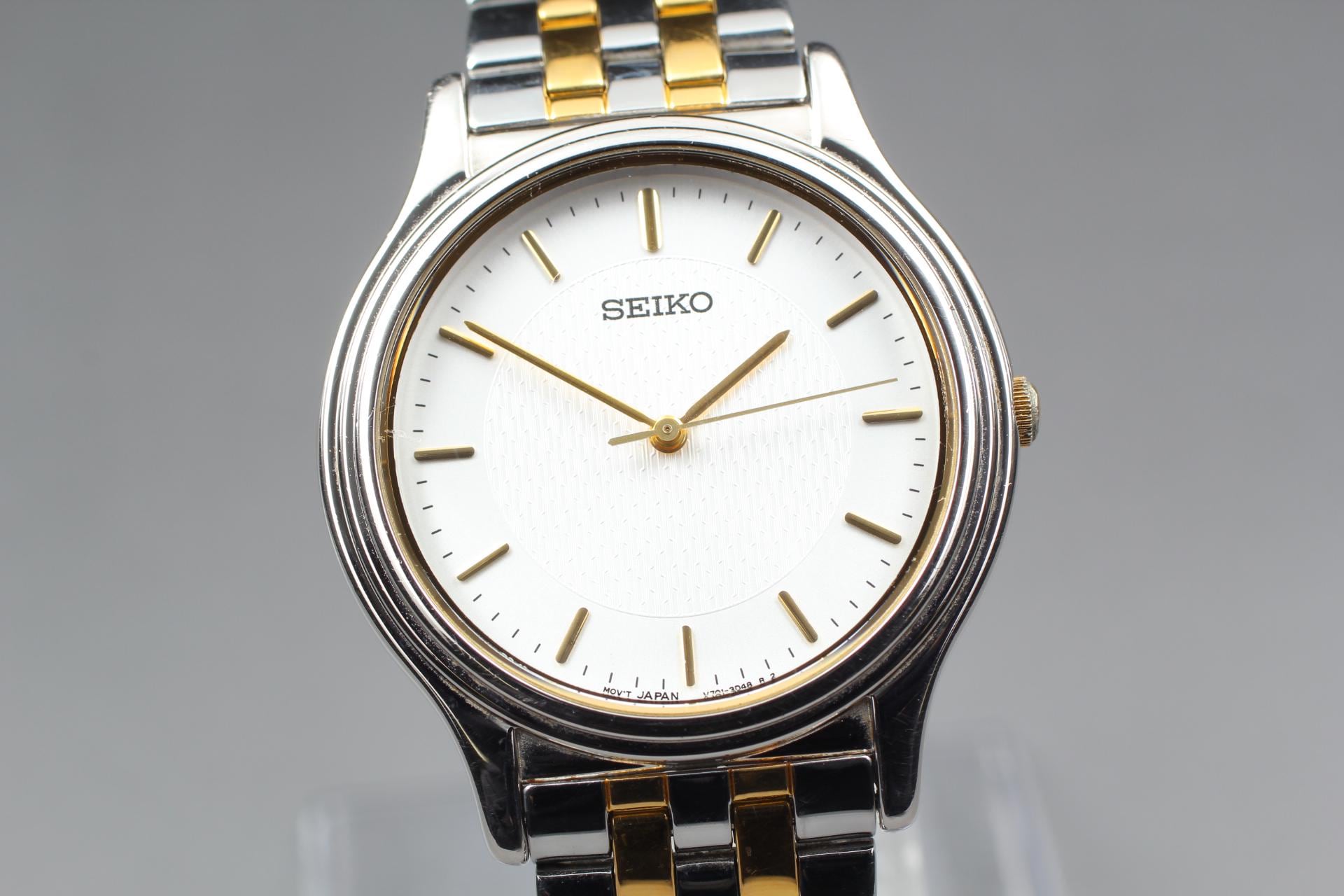 Vintage 1988 Exc+5* Seiko V701-2D30 White Two Tone 34mm 