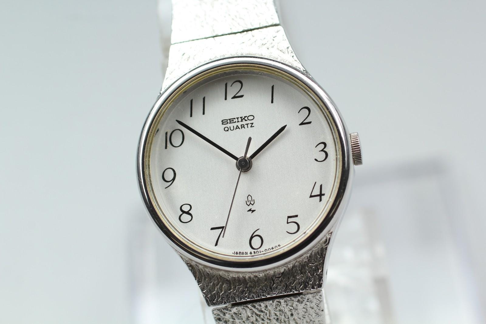 1976 Watch - Etsy Canada