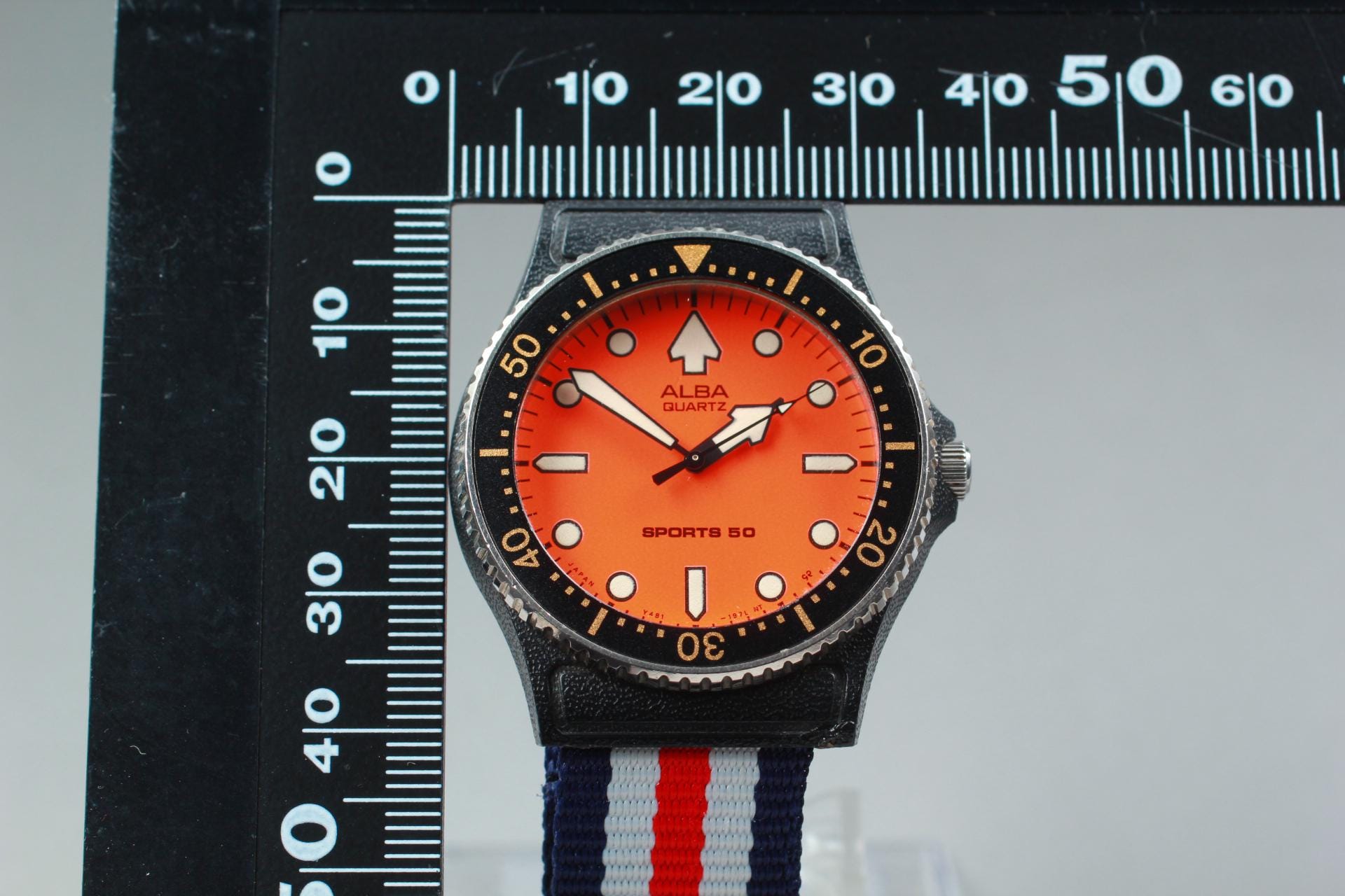 Near MINT* Seiko Alba Sports 50 Y481-014A Orange Dial Watch
