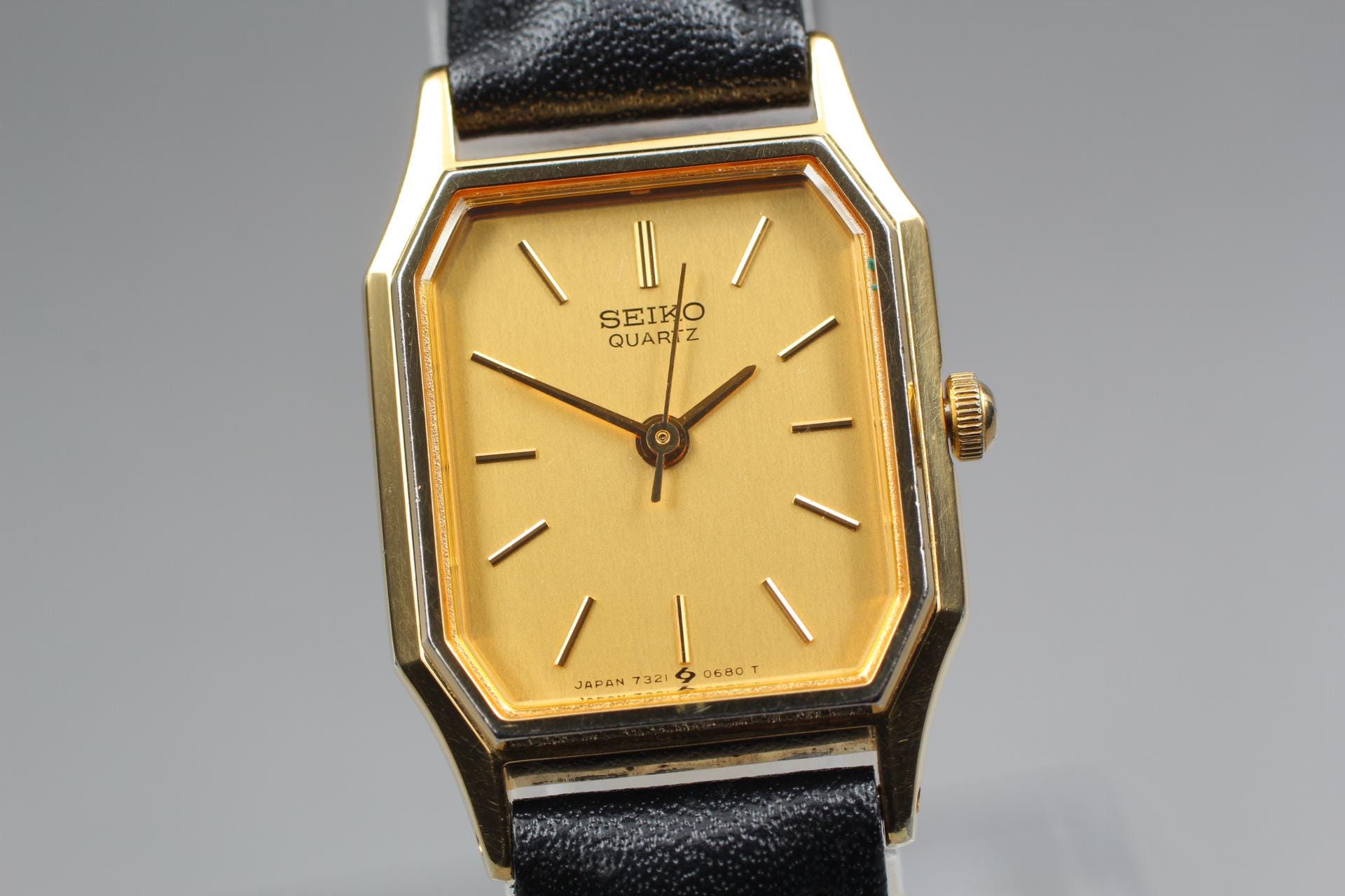 SEIKO クォーツ 時計 1986年製 ゴールド/ブラック Yahoo!オークション -「1986」(さ行) (ブランド腕時計)の落札