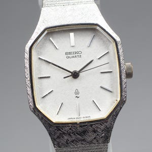 Reloj Seiko 2621-5100 de cuarzo plateado octagonal para mujer, con pulsera, 5 unidades, año 1979