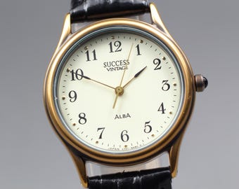 Austin Reed Vintage 1990s Gold Plated Watch Ladies Watch 30mm Roman Dial What are the best options for selling a vintage Rolex Lady  main image 4
