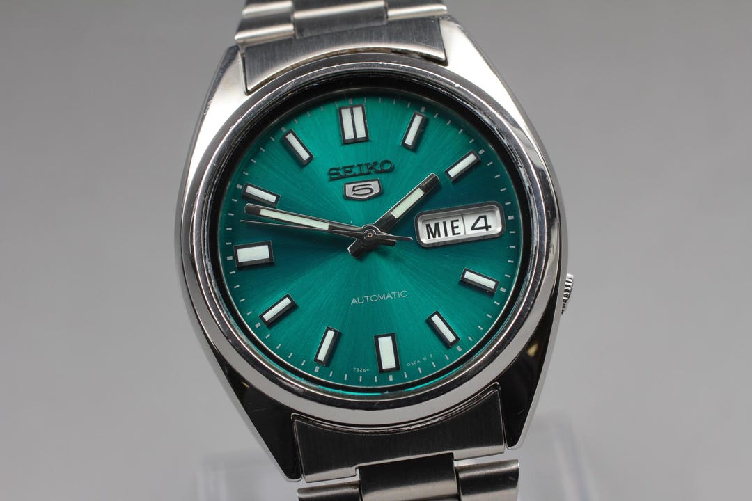セイコーSEIKOファイブ5 Vintage 1993 Seiko 5 Automatic Men's Watch: Blue Dial, Stainless