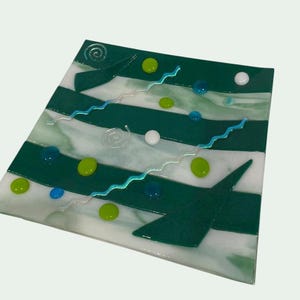 Green and White Fused Glass Plate – Modern Decorative Art Dish