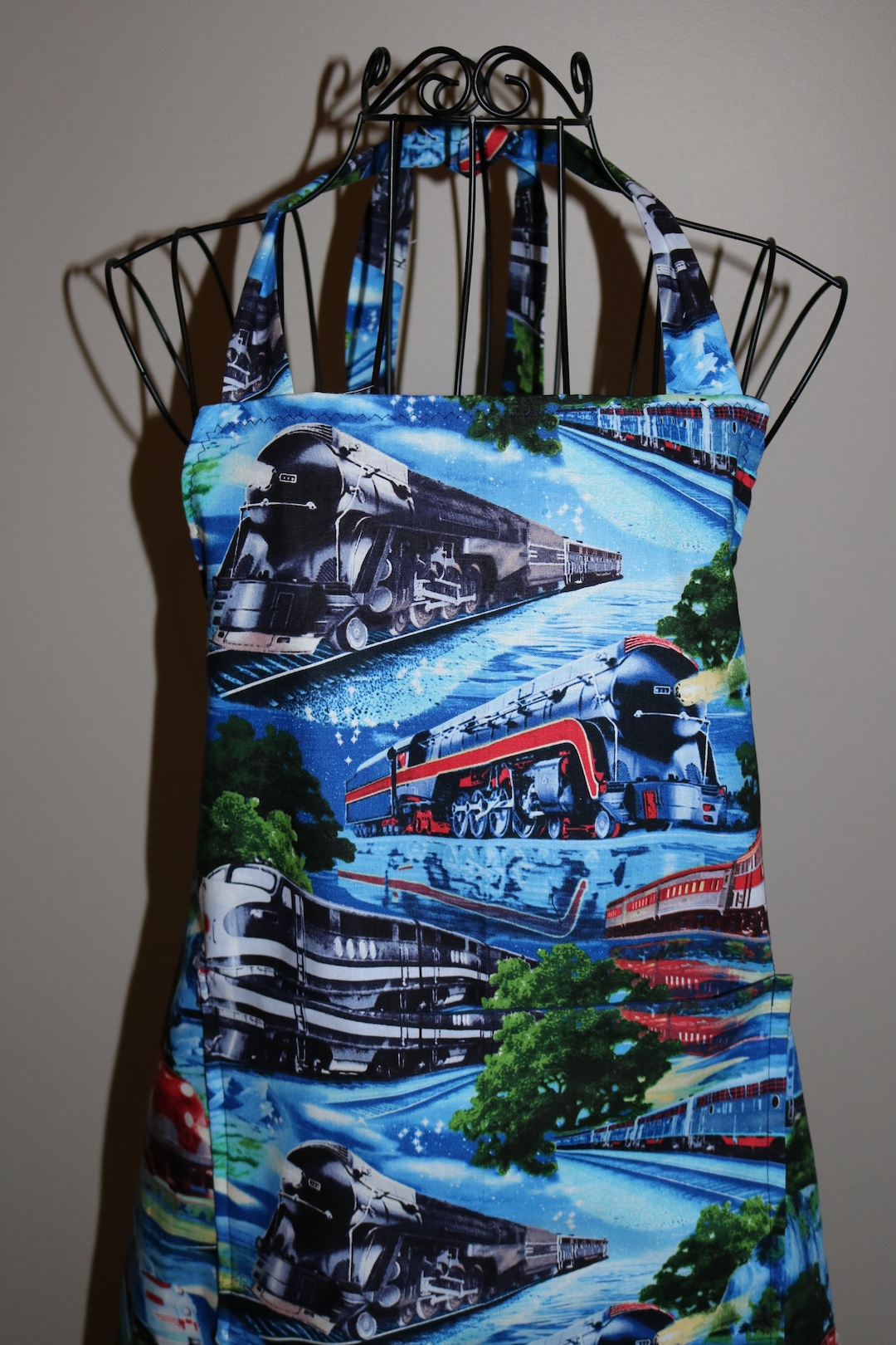 Trains - Adult Unisex Apron - Pocket - Locomotive - Railroad - Tracks ...