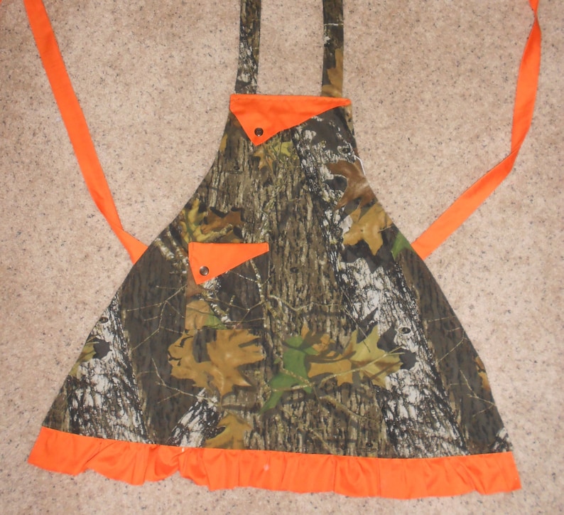 Autumn Ruffle Women/'s Apron Pocket Fall Camouflage Deer Hunting Mossy Oak Women/'s
