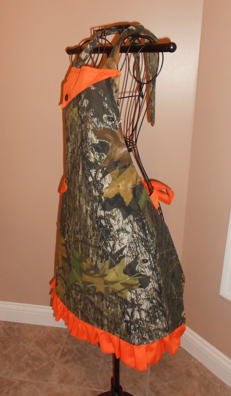 Autumn Ruffle Women/'s Apron Pocket Fall Camouflage Deer Hunting Mossy Oak Women/'s