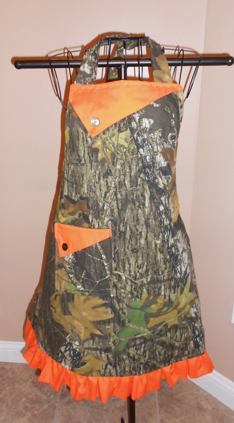 Autumn Ruffle Women/'s Apron Pocket Fall Camouflage Deer Hunting Mossy Oak Women/'s