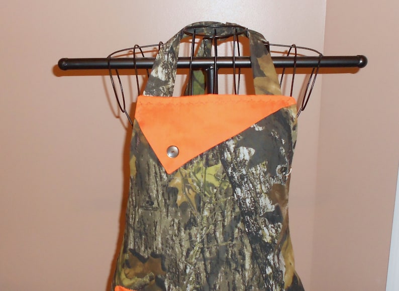 Autumn Ruffle Women/'s Apron Pocket Fall Camouflage Deer Hunting Mossy Oak Women/'s